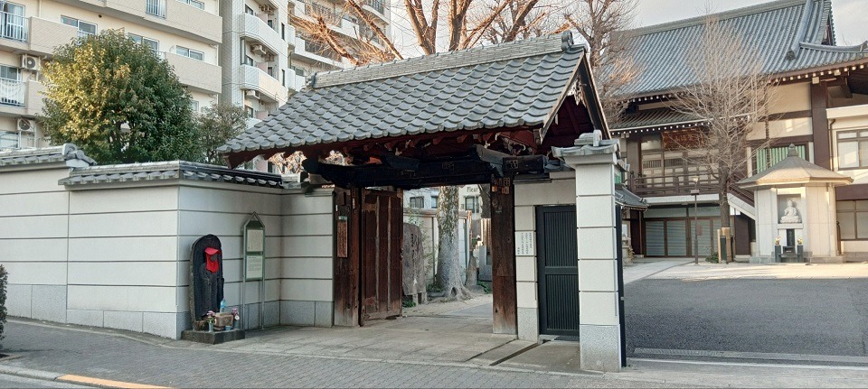 浄閑寺表門（区登録文化財）